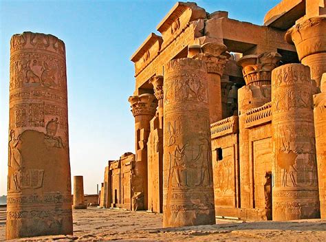  Le Temple de Kom Ombo : Un joyau double dédié à deux divinités !