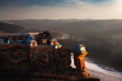   Le Mont Xianglu : Délices géologiques et panoramas époustouflants !