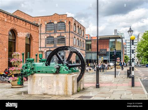 Le Musée des Sciences et de l'Industrie de Manchester : Une Exploration Fascinante du Passé Industriel et Technologique!