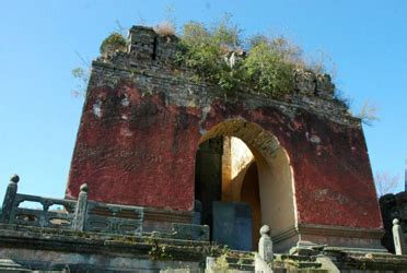 Le Temple des Cinq Dragons: Une Oasis Spirituelle Cachée dans le Coeur de Jinchang!