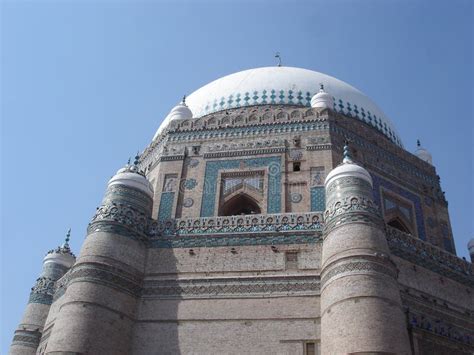 Le Tombeau de Shah Shoja, Un Splendide Monument de l'Architecture Iranienne à Khorasan !